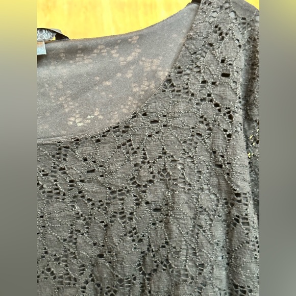 Coup de Cœur Navy Lace Top - Picture 3 of 3